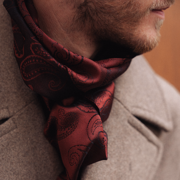 Foulard-homme-soie-rouge-roux-Charles