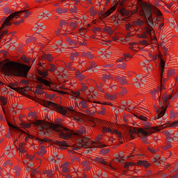 Foulard-femme-soie-rouge-imprimé-fleur-fabrique-en-France