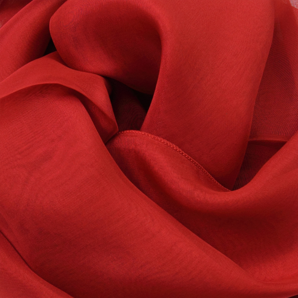 Foulard-femme-soie-mousseline-unie-rouge-classique