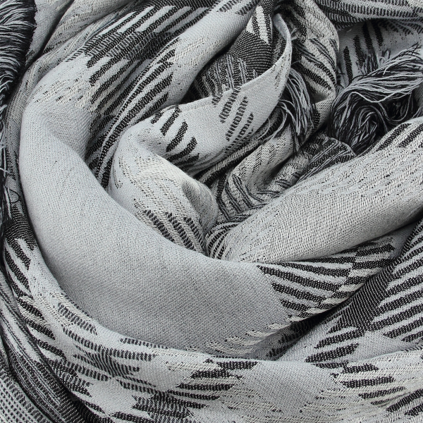 Grand-carré-femme-laine-gris-Ecossais